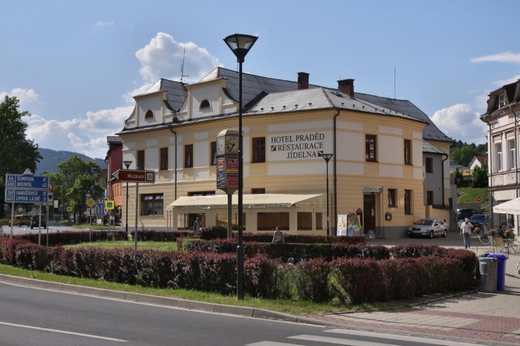 Hotel Praded Jeseník Buitenkant foto
